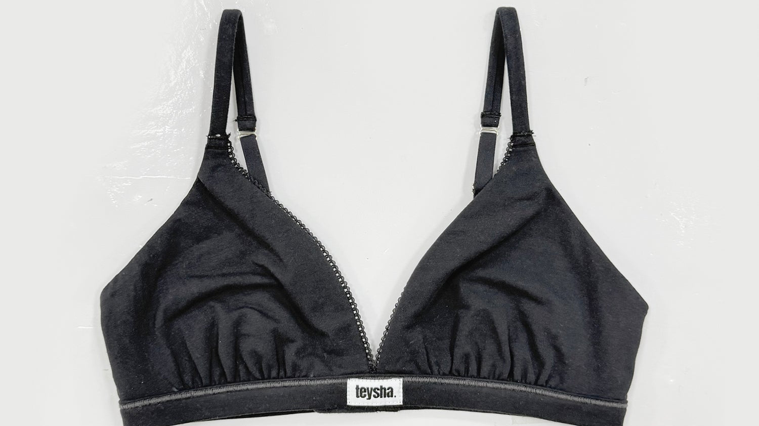 Best Bras for Small Busts in Austrlaia ( Comfortable, No Gap Styles you will LOVE )