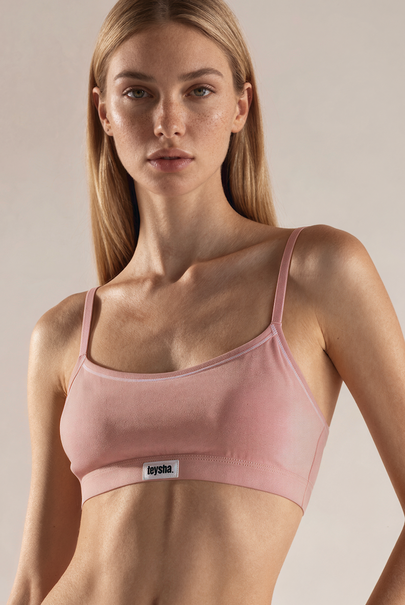 teysha organic cotton crop top bra in dusty pink, on model front view