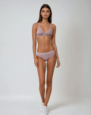 A model wearing cotton hipster underwear by teysha